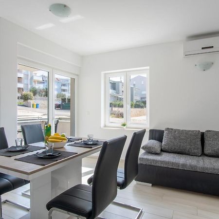 Novalja West Residence Екстер'єр фото