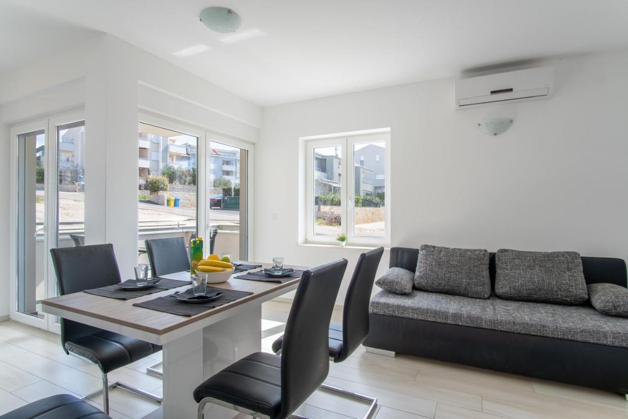 Novalja West Residence Екстер'єр фото