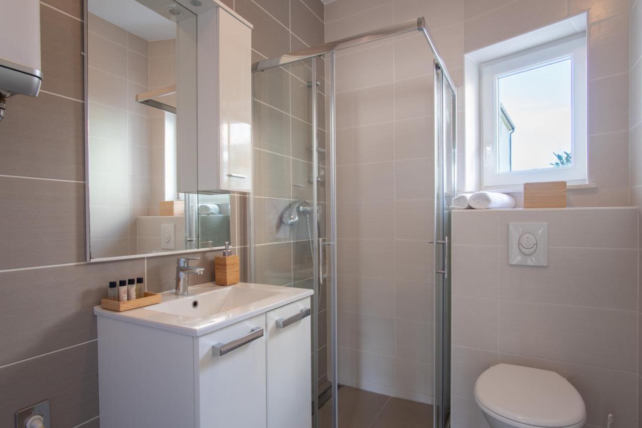 Novalja West Residence Екстер'єр фото