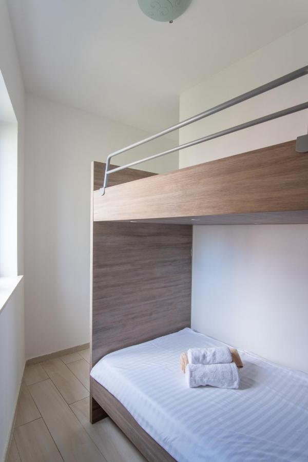 Novalja West Residence Екстер'єр фото