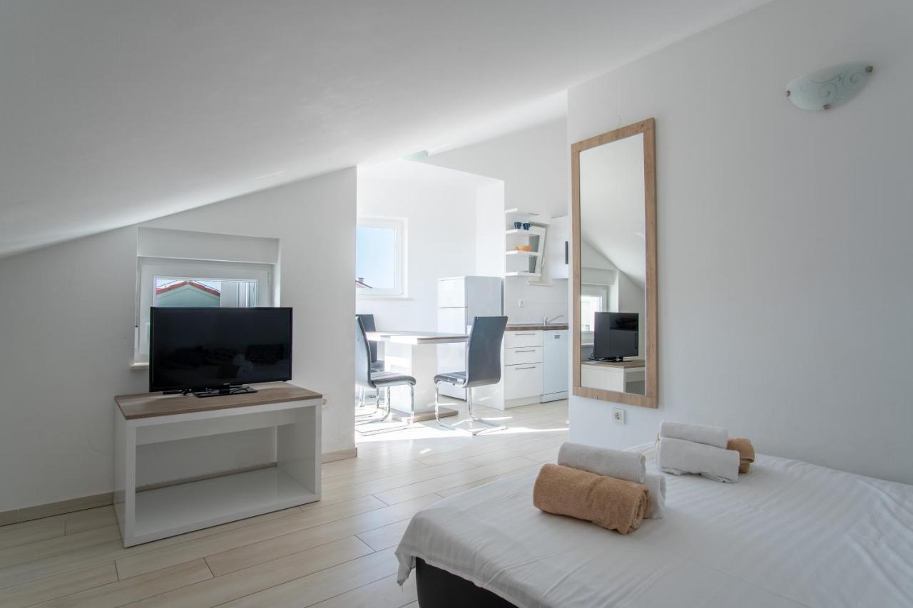 Novalja West Residence Екстер'єр фото