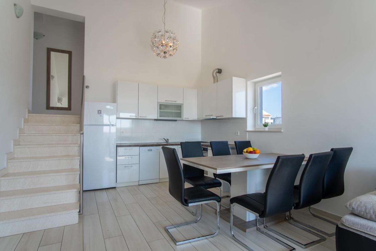 Novalja West Residence Екстер'єр фото