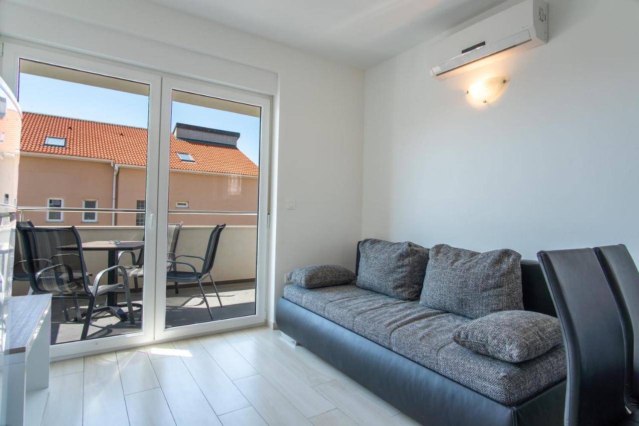 Novalja West Residence Екстер'єр фото