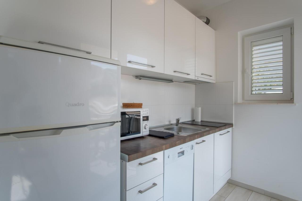 Novalja West Residence Екстер'єр фото