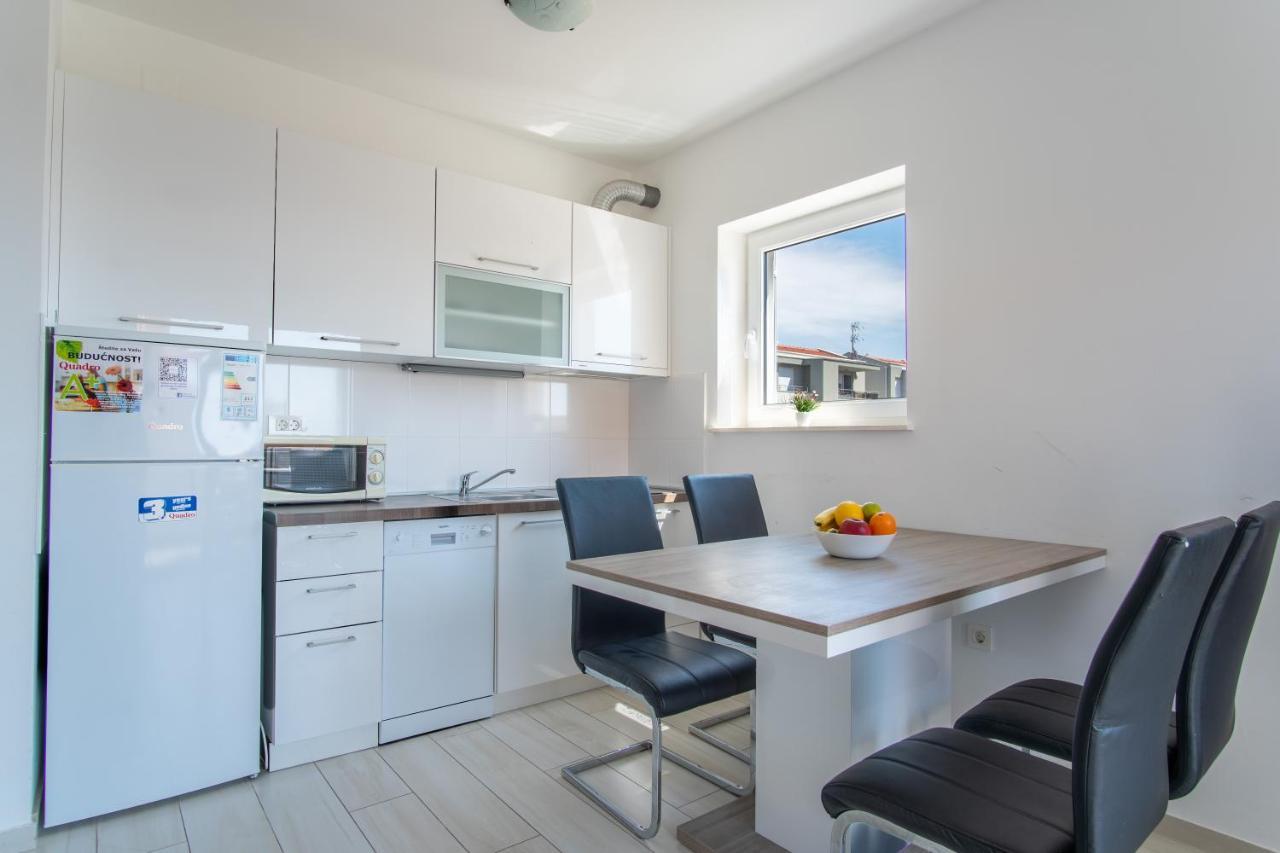 Novalja West Residence Екстер'єр фото